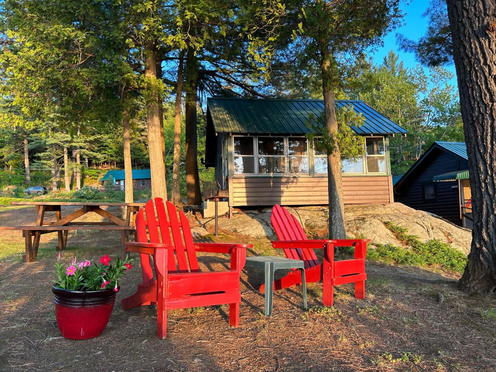 Paddler'S Rest Lakeside Cabins And Motel Long Lake Eksteriør bilde
