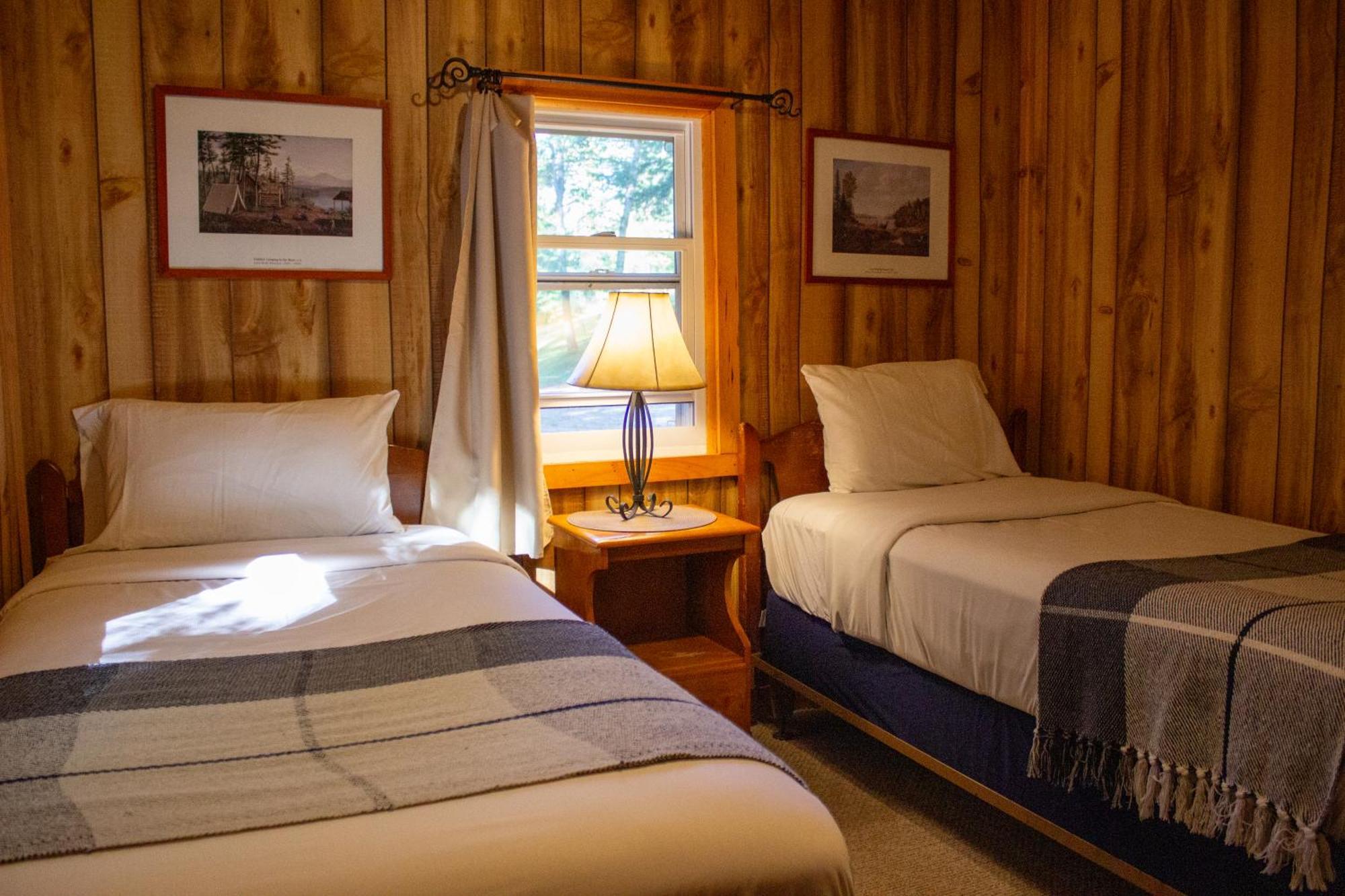 Paddler'S Rest Lakeside Cabins And Motel Long Lake Rom bilde